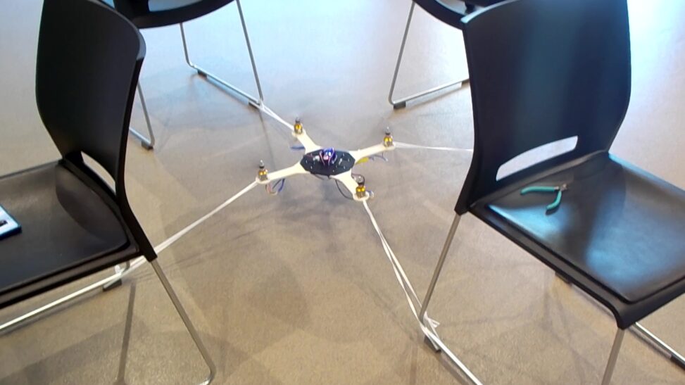 自作ドローン実験中の写真